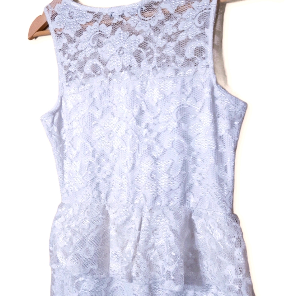 Suzy Shier | sleeveless lace body con peplum dress - Picture 4 of 7